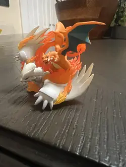 Pokemon TCG Reshiram & Charizard GX Figure Collection (FIGURE ONLY) - Image 3