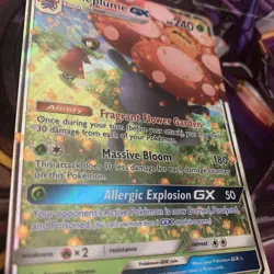 The Pokemon Company Vileplume GX 4/236 Sm-Cosmic Eclipse Ultra Rare Holo NM/M - Image 4
