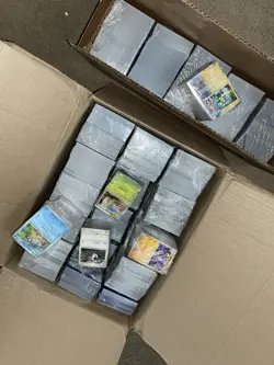 10,000 pokemon Common/uncommon NM/M Cards! Couple Of Foils - Image 3