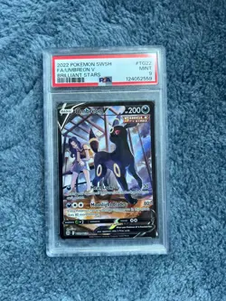 2022 POKEMON SWORD & SHIELD BRILLIANT STARS #TG22 FULL ART/UMBREON V PSA 9 - Image 1