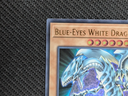 Blue-Eyes White Dragon KC01-EN004 25th Anniversary Ultimate Kaiba Set - Image 2
