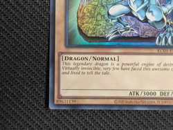 Blue-Eyes White Dragon KC01-EN004 25th Anniversary Ultimate Kaiba Set - Image 5