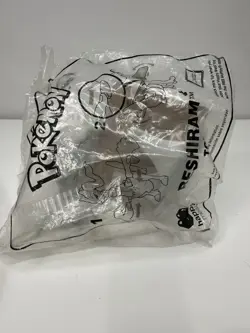 Pikachu 2018 Pokemon Card Mc Donald's #4/12 Holo Rare NEW Sealed Mint + Toy - Image 3