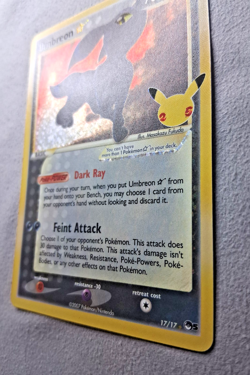 UMBREON 17/17 CELEBRATIONS 2021 POKEMON SWORD & SHIELD Holo Goldstar - Image 3