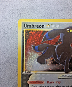 UMBREON 17/17 CELEBRATIONS 2021 POKEMON SWORD & SHIELD Holo Goldstar - Image 4
