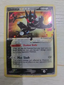 Pokemon TCG Greninja Gold Star SWSH144 - Celebrations Black Star Promo - Image 5