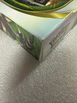 Pokemon TCG Kleavor VSTAR Special Collection Box New/Factory Sealed Crease/tear - Image 5