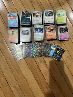 Pokemon Prismatic Evolutions 900+ Commons/Uncommons & 100+ Holo Rares Bulk Lot - Image 1
