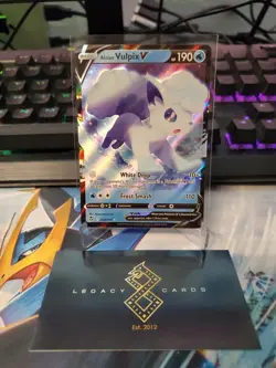 Alolan Vulpix V 033/195 - SWSH: Silver Tempest Ultra Rare - Pokemon TCG (NM) - Image 1