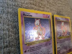 2x Mewtwo 010/102 Base Set Heavy Play Holo Rare HP Pokemon 1999 - Image 3