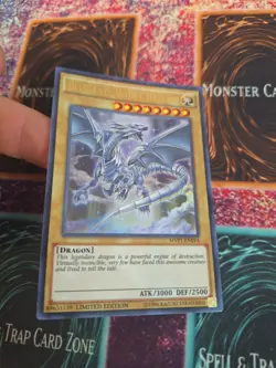 Yugioh Blue-Eyes White Dragon MVP1-ENSV4 Ultra Rare Limited Near Mint - Image 2