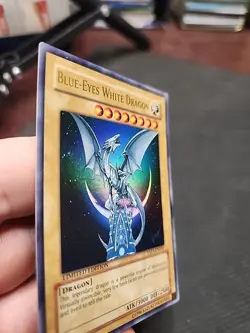 Blue-Eyes White Dragon YAP1-EN001 Anniversary Pack Limited Edition - Image 2