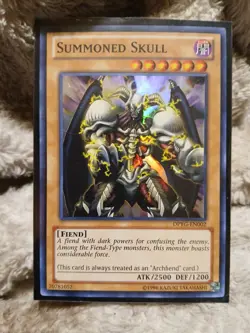1996 Summoned Skull DPYG-EN002 - Yugi - 1st Edition - Image 1