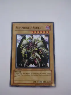 Summoned Skull (LP) DPYG-EN002 Super Rare 1st Edition - Image 1