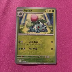 Pokemon TCG Ivysaur 002/165 SV: Scarlet & Violet 151 Reverse Holo 100 HP EN 2023 - Image 1