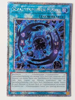 Schattenpuppen-Fusion RA04-DE231 Platinum Secret Rare DE NM YUGIOH - Image 1