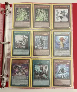 Yu-Gi-Oh! 34 Foil Card Binder/Deck Box Lot Blue-Eyes White Dragon Ghost Ogre - Image 4