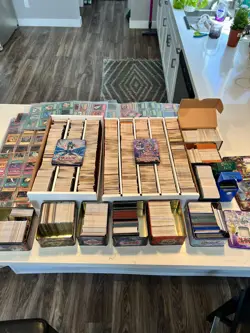 Yugioh 600+ Cards Bulk Lot Mixed Sets Foils 50+ HOLO Included & FIRST EDITION - Image 1
