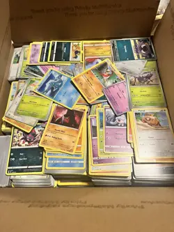 Pokemon Bulk lot of common/uncommon, 30 pounds of bulk - Image 1