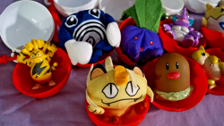 Lot of 20 Pokemon Burger King Balls & Toys Plush & 23k Gold Plated Trading Cards - Image 3