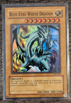 Yu-Gi-Oh!: Blue-Eyes White Dragon (Starter Deck: Kaiba Evolution) SUPER RARE DMG - Image 1