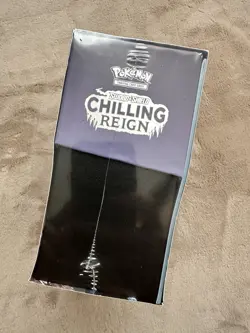 Pokemon TCG Sword & Shield Chilling Reign Elite Trainer Box ETB New Rip Edges - Image 5