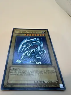 Blue-Eyes White Dragon SDK-001 Vintage Holo Ultra Rare - Image 4