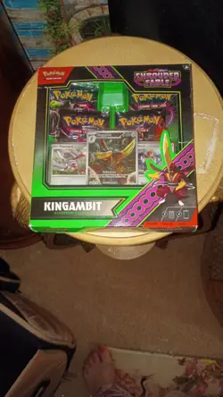 Pokemon TCG Shrouded Fable Kingambit Illustration Collection BRAND NEW Pokemon - Image 3