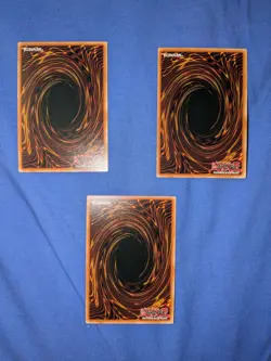 Yu-Gi-Oh Dark Magician Blue Eyes Red Eyes Gold Rare Card MAGO-EN001-003 NM - Image 2
