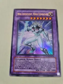 YuGiOh Neos Luminescent Heros Elementaire Ston FR036 L'Attaque de Neos NEUVE - Image 1