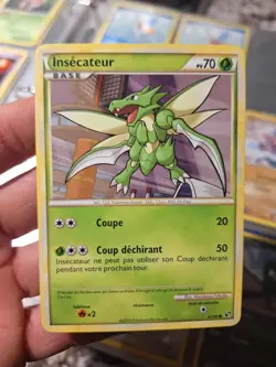 Scyther 65/90 HS Undaunted 2010 French NM Non-Holo Pokemon TCG - Image 1