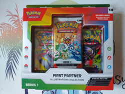 Pokemon TCG : FIRST PARTNER ILLUSRATION COLLECTION BOX - NEW & SEALED - Image 1