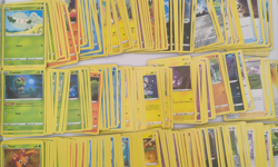 1000+ Pokemon Bulk - 2016-2023 No Foils *Charizard Box + Eevee Tin Included* - Image 1