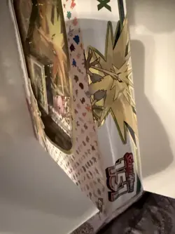 Damaged Pokemon TCG Scarlet & Violet 151 Zappos EX Box - Image 3