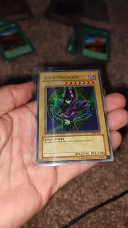 Yu-Gi-Oh Dark Magician LOB-005 Ultra Rare OG Print 2002 - Image 2
