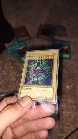Yu-Gi-Oh Dark Magician LOB-005 Ultra Rare OG Print 2002 - Image 5