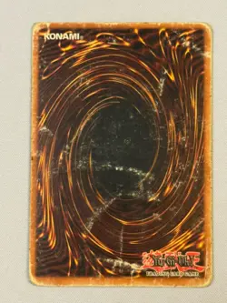 Yugioh Blue-Eyes White Dragon SDK-001 - Damaged - Image 2