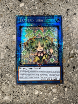 Yugioh TCG Traptrix Sera RA05-EN104 Starlight Rare Stamp Art 1st Edition EU NM-M - Image 1