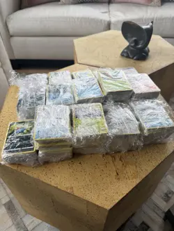 Modern Pokemon TCG Common/Uncommon MINT Lot 10kg (Approx. 5000 Cards) - Image 2