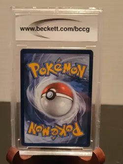 Medicham V Pokemon Card Graded Evolving Skies 083/203 (2021) Has Some Damage - Image 5
