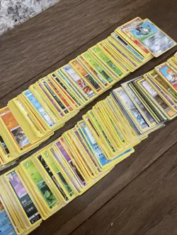 Huge Collection Bulk Lot of 550 Pokemon Cards Vintage 2011-2019 NO ENERGY ! - Image 4
