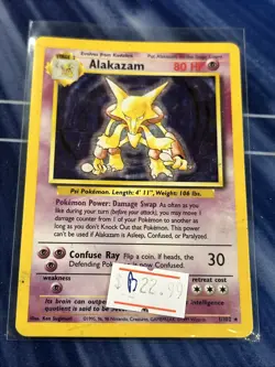 Alakazam Holo Card 80 HP Wizards of the Coast English Base Set 1/102 - Image 1