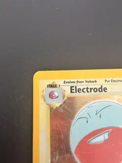 Electrode 2/64 Jungle Holo Rare Pokemon Card 1999 Vintage WOTC (MP) - Image 3