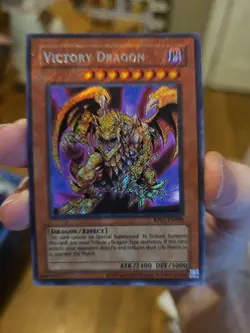 YUGIOH Holo Victory Dragon Retro Pack 2 Card perfect - Image 1