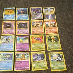 Pokemon TCG Card V Lot English Foil/Holo + Gengar & Mewtwo Figures - Image 3