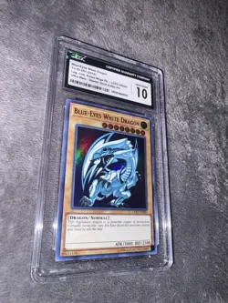 2018 YU-GI-OH! LEGENDARY COLLECTION KAIBA MEGA PACK BLUE-EYES WHITE DRAGON CGC10 - Image 2
