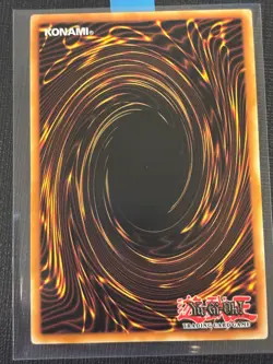 2020 YU-GI-OH MAXIMUM GOLD 1st EDITION BLUE EYES WHITE DRAGON MAGO-EN001 - Image 2