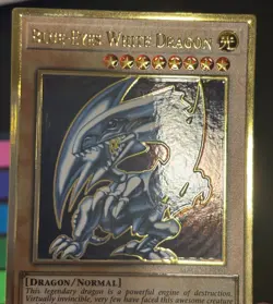 2020 YU-GI-OH MAXIMUM GOLD 1st EDITION BLUE EYES WHITE DRAGON MAGO-EN001 - Image 4