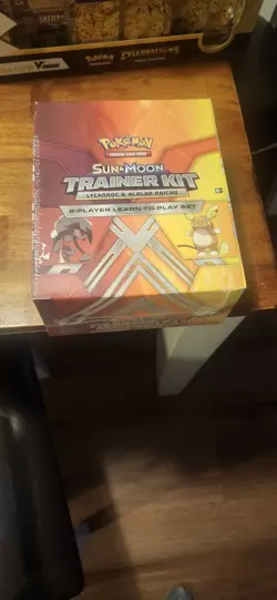 Pokemon SUN&MOON TRAINER KIT LYCANROC & ALOLAN RAICHU DISPLAY 2017 BOX SEALED - Image 1