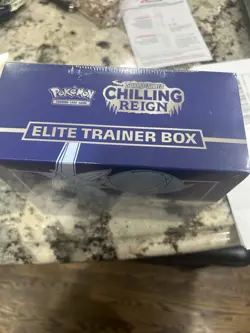 Pokemon TCG Sword & Shield Chilling Reign New Sealed Elite Trainer Box ETB - Image 3